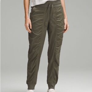 ❤️ Lululemon Dance Studio Mid-Rise Jogger *Full Length Army Green Size 6 NWT